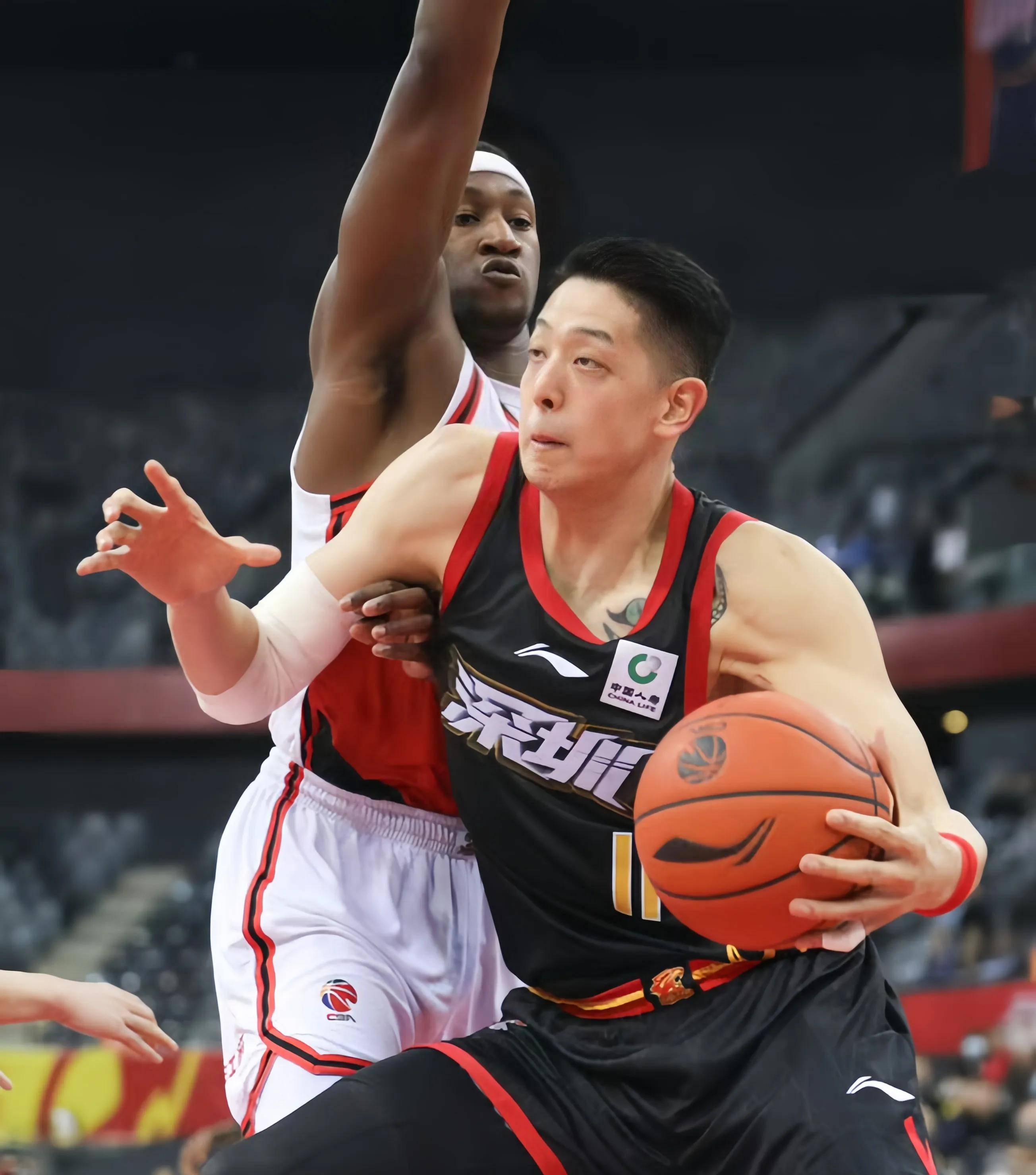 九游体育app-北京首钢训练开放日，关键战止住颓势引观众欢呼，CBA常规赛在即，数据层面出现新趋势的简单介绍